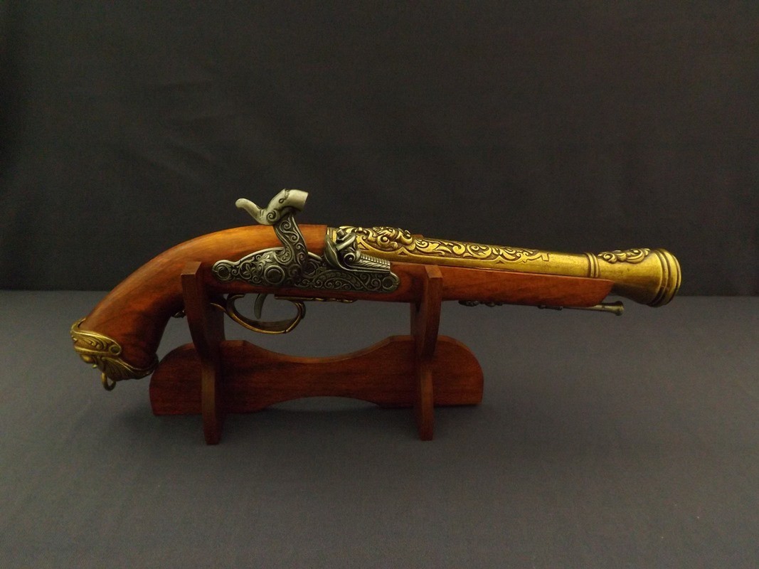 Denix SA REPLIKA WŁOSKI PISTOLET SKAŁKOWY NA STOJAKU MODEL 1104L+801 1104L+801