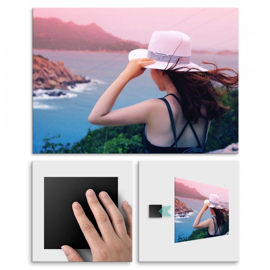 Pix4home Plakat metalowy kobieta patrząca w ocean L POS-L-00950