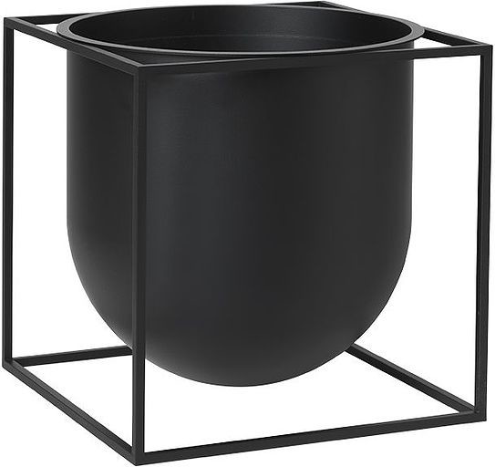 By Lassen Osłonka na doniczkę Kubus 23 cm czarna na stojaku 24003