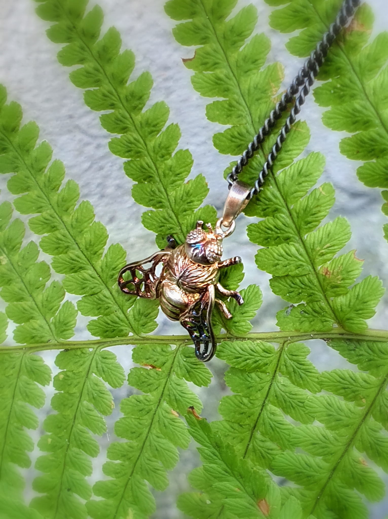 Venus Galeria Pszczoła II brązowa - zawieszka srebrna