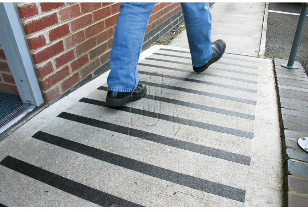 Coba Taśma Coba antypoślizgowa Gripfoot Standard czarna 152mm x 18,3m GF010004