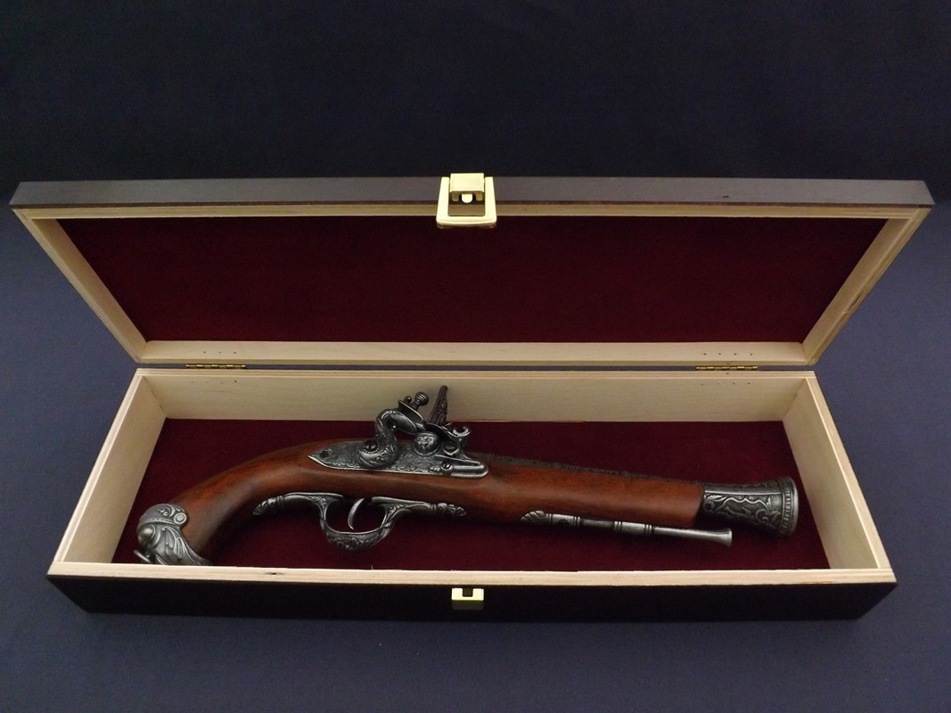Denix SA REPLIKA WŁOSKI PISTOLET W PUDEŁKU MODEL 1031G+P01 1031G+P01