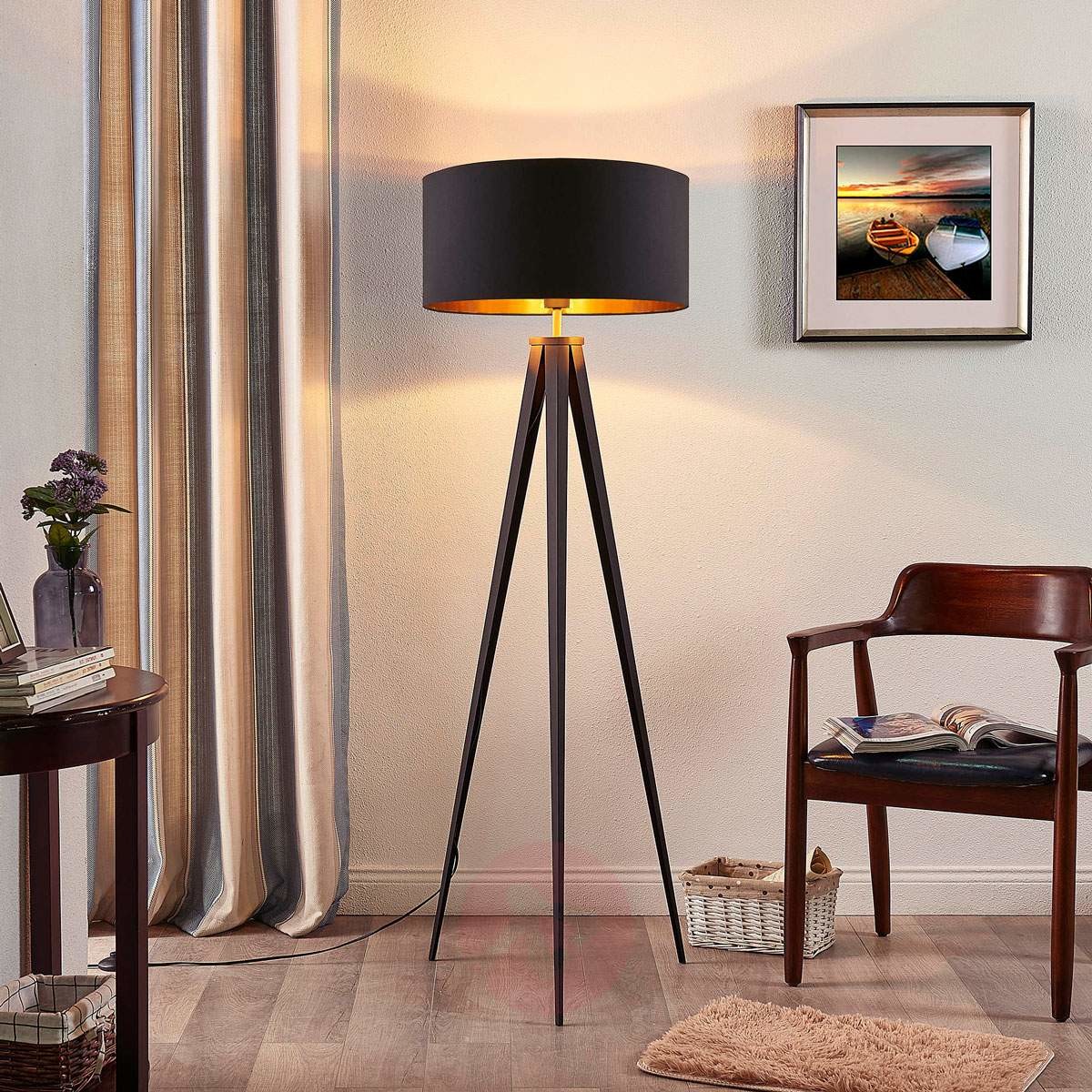 LINDBY Czarno-złota lampa stojąca Benik, trójnóg