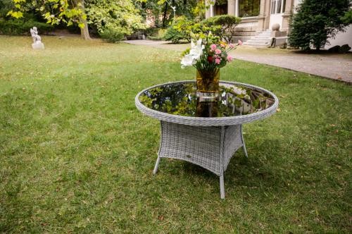 BELLO GIARDINO Okrągły stół z szarego technorattanu FORTE SD.006.150