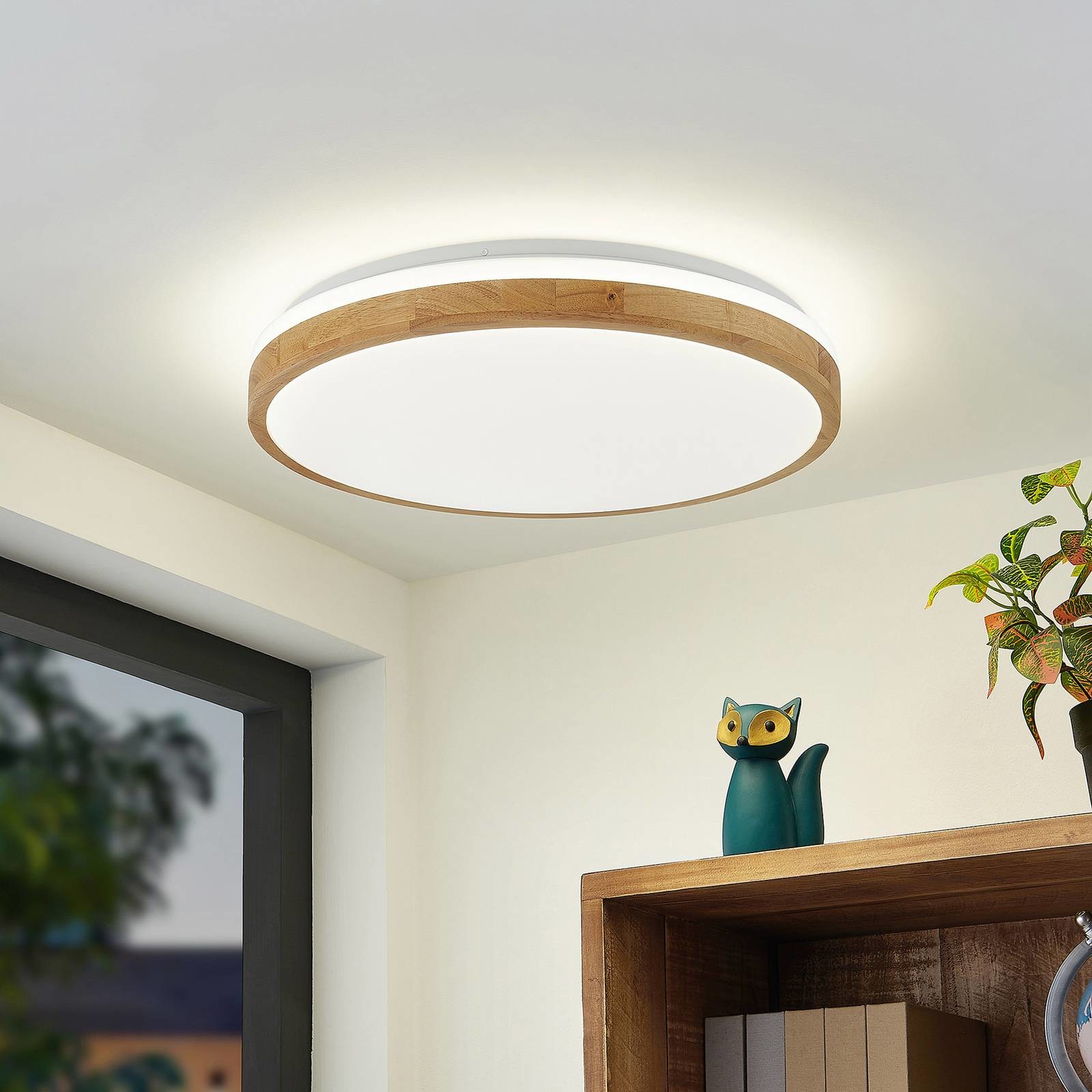 Lindby Emiva lampa sufitowa, pasek świetlny u góry