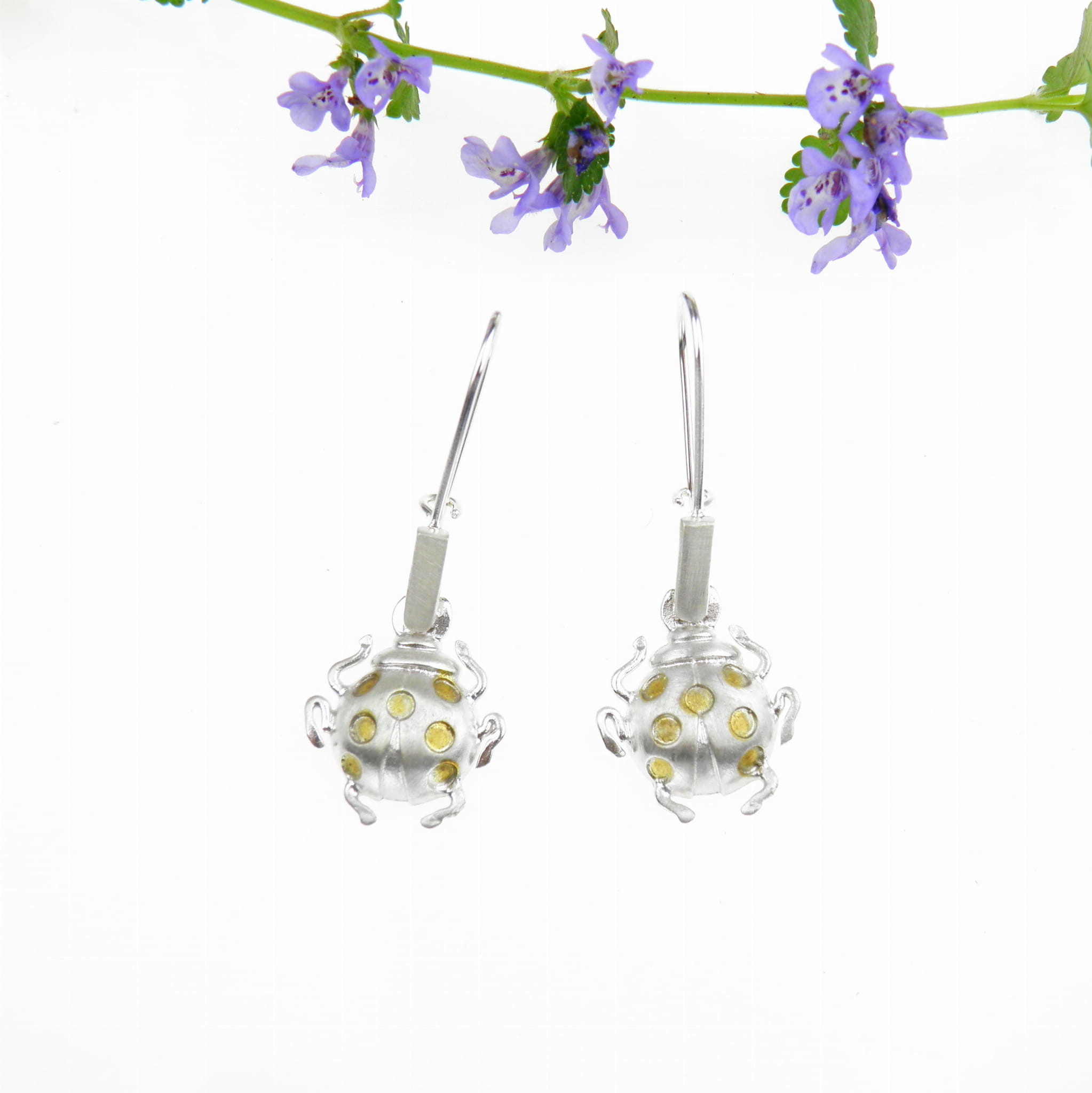 Venus Galeria Biedronki białe - kolczyki srebrne