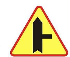 Znak ostrzegawczy A- 6B Skrzyżowanie z drogą podporządkowaną występującą po prawej stronie