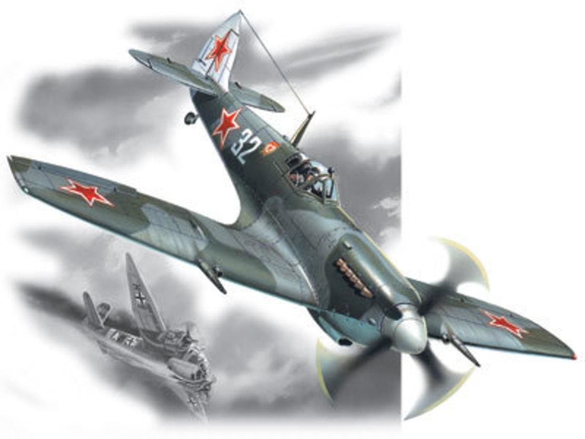 ICM Sowiecki myśliwiec Supermarine Spitfire Mk VIII 48066
