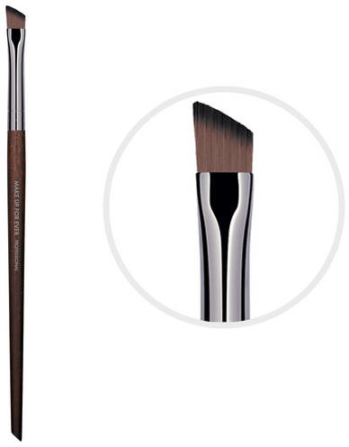 MAKE UP FOR EVER Pędzelek #172 - Ukośny pędzelek