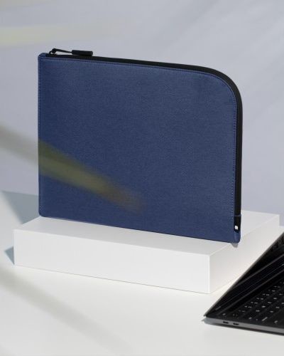 Incase Etui Facet Sleeve for 13-inch Laptop in Recycled Twill Navy NC-FS-MBP13-2020-RT-NVY