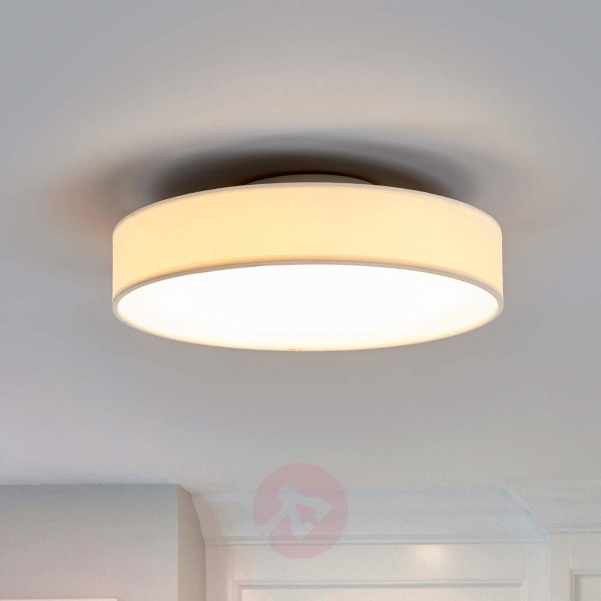 Biała, tekstylna lampa sufitowa LED Saira