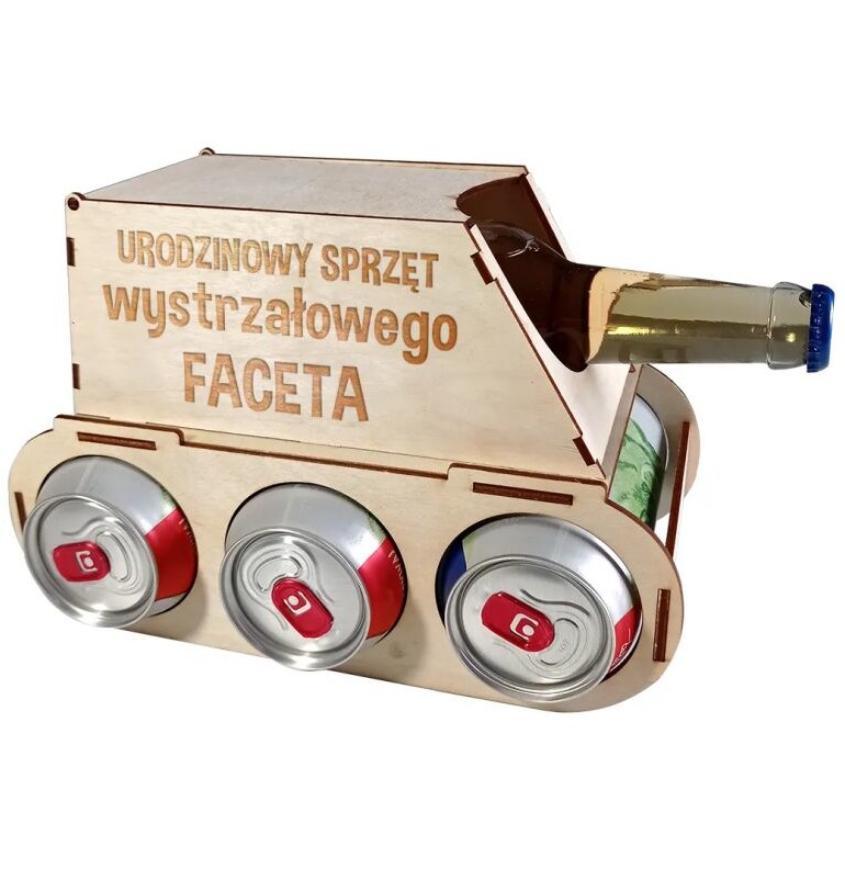Koszulkowy Urodzinowy sprzęt wystrzałowego faceta - czołg na piwo z grawerem 13892