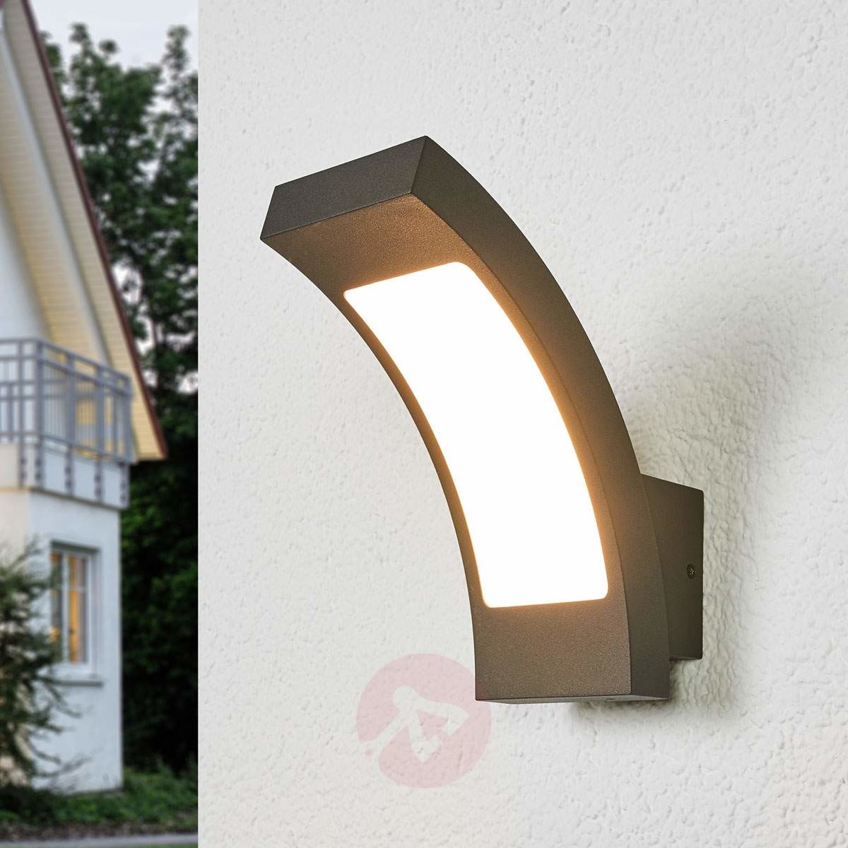 LAMPENWELT.COM Szaro-grafitowy kinkiet zewnętrzny LED Juvia, IP54