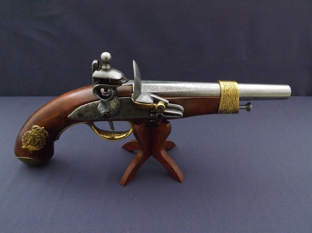 Denix SA REPLIKA NAPOLEOŃSKI PISTOLET NA STOJAKU MODEL 1063+800 1063+800