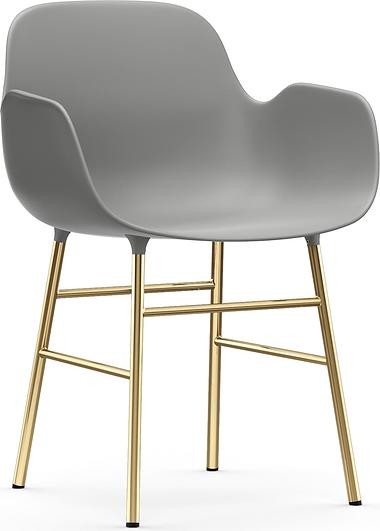 Normann Copenhagen Fotel Form szary na mosiężnych nogach