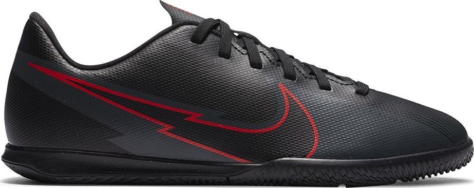 Nike Buty piłkarskie Mercurial Vapor 13 Club IC JUNIOR AT8169 060 Rozmiar 33 AT8169 060