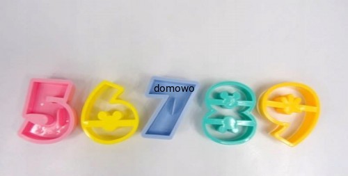 PLASTIKOWE FOREMKI wykrawacze CYFERKI od 5-9