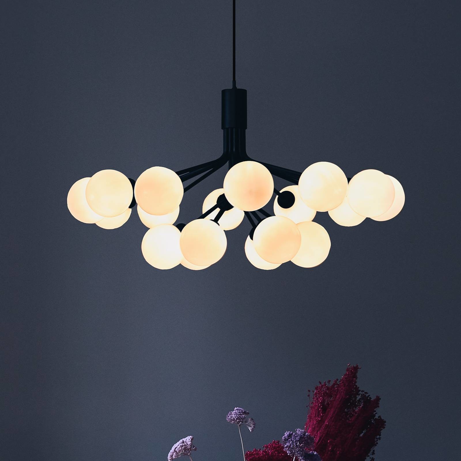 Nuura Aps Nuura Apiales 18 lampa wisząca czarna/opalowa