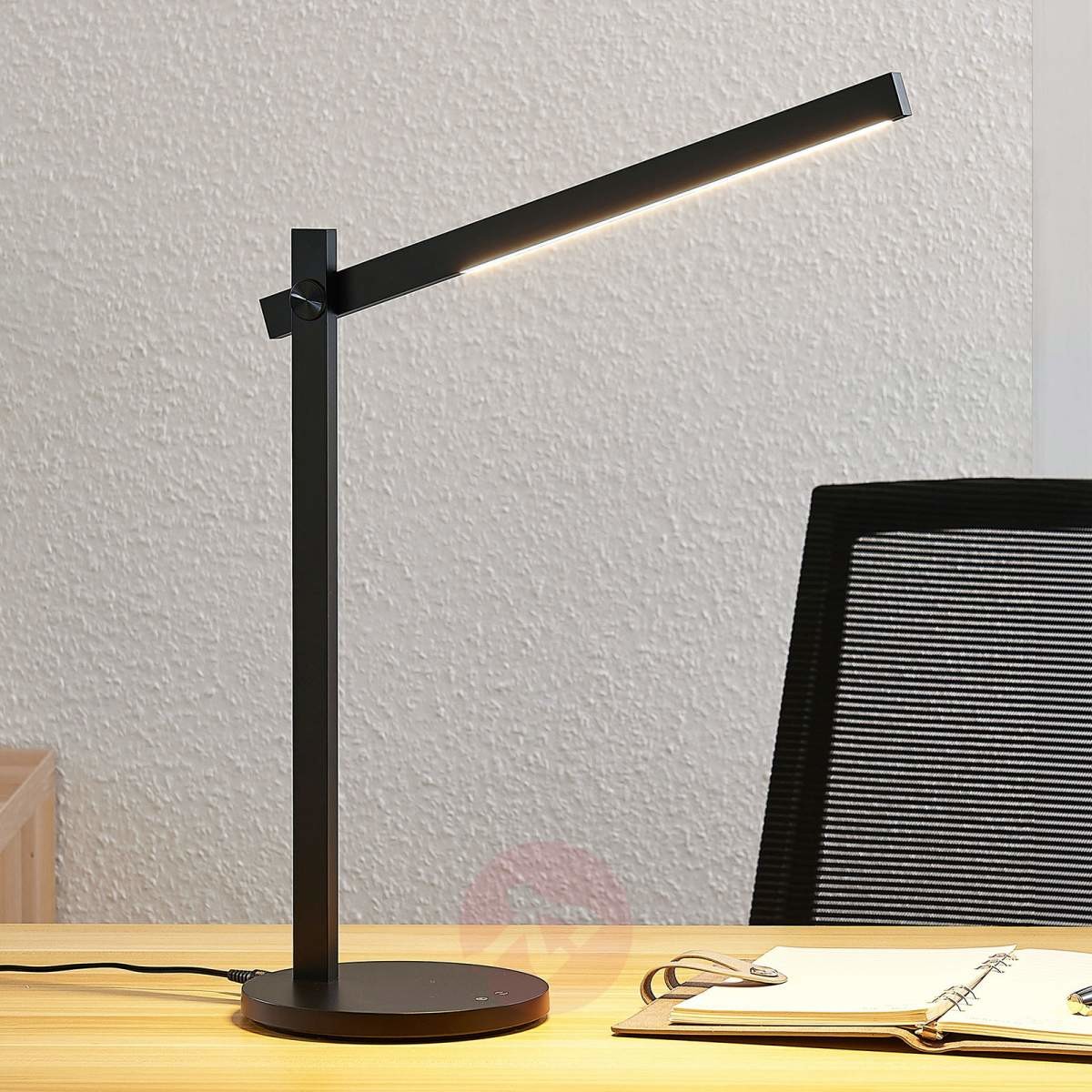 LINDBY Lampa biurkowa LED Loretta, prostoliniowa, czarna