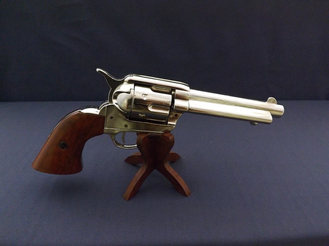 Denix SA REPLIKA REWOLWERU PEACEMAKER NA STOJAKU MODEL 1106NQ+800 1106NQ+800