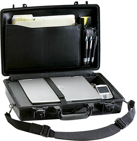 Peli 1490CC1 twarda walizka na laptopa