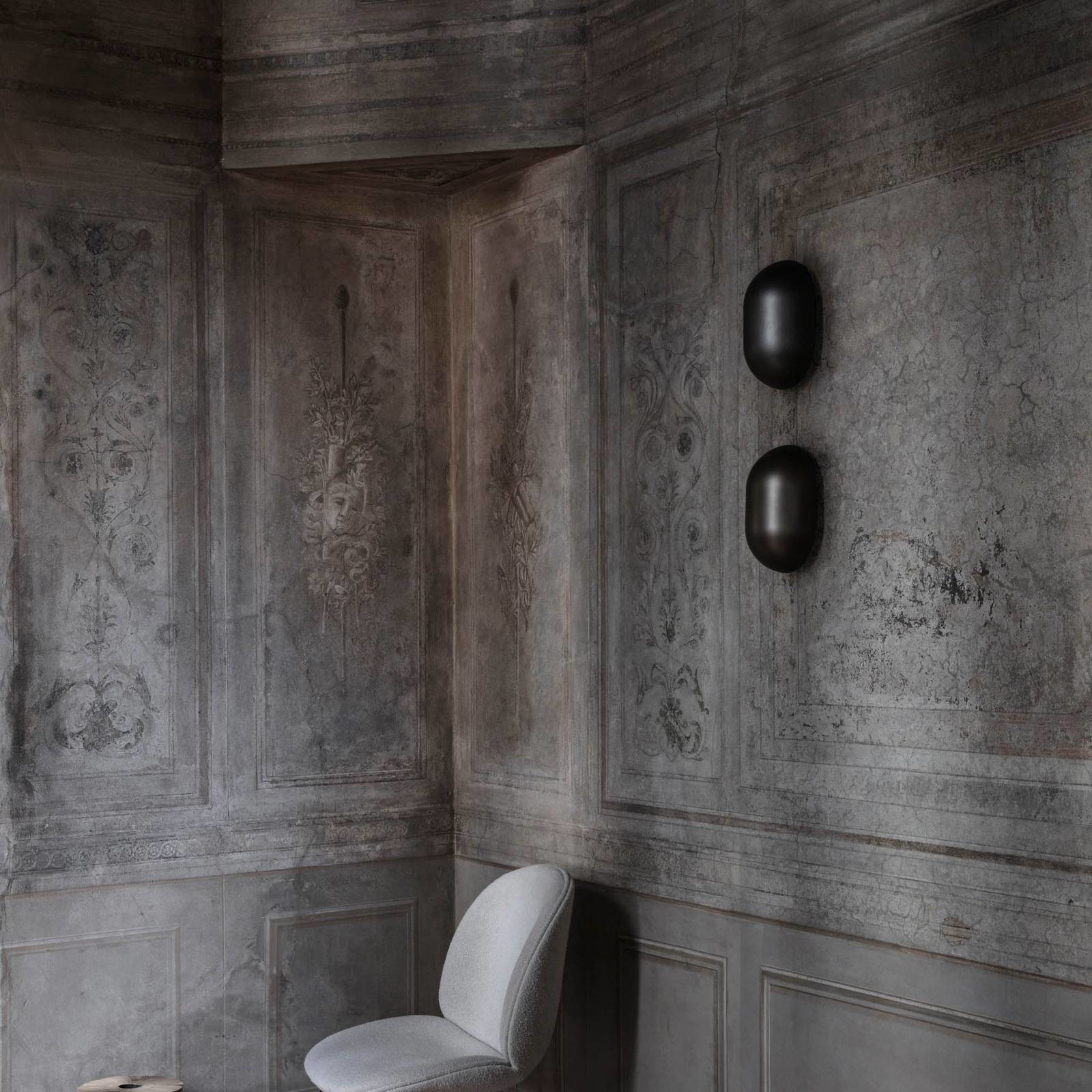 GUBI GUBI Howard kinkiet z wtyczką gunmetal