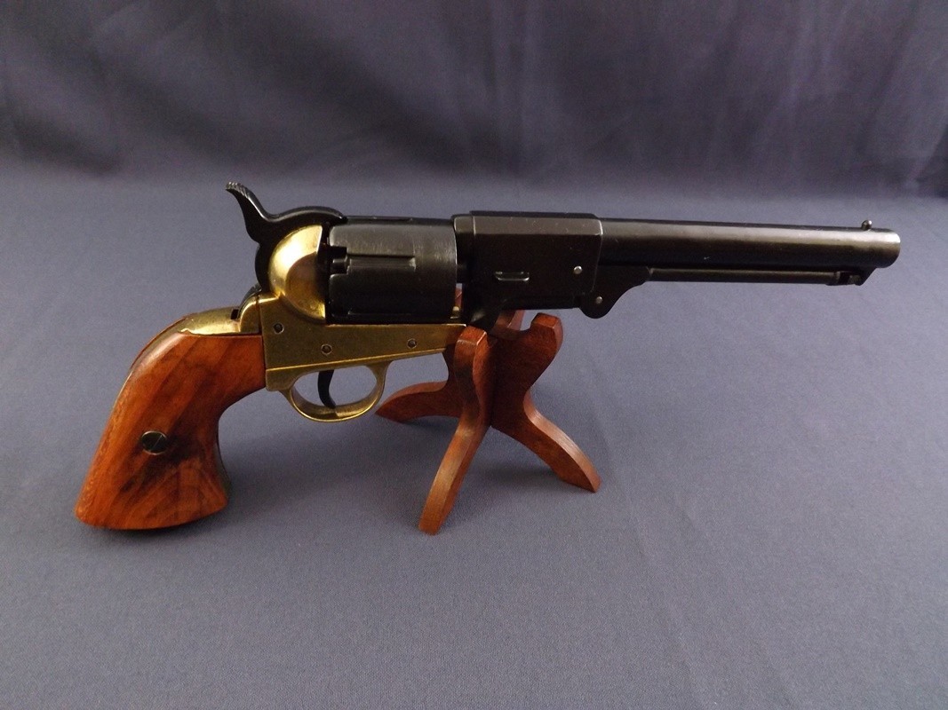 Denix SA REPLIKA REWOLWERU COLT USA NA STOJAKU MODEL 1083L+800 1083L+800