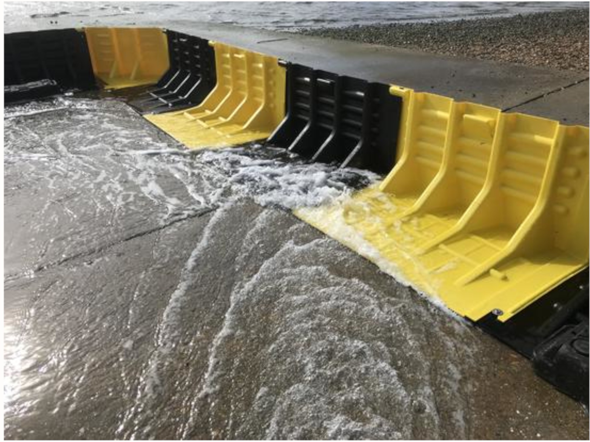 Fluvial Innovations Zapora Przeciwpowodziowa - Flood Fence - Jednostka 1M - System Ochrony Przed Powodzią Żółty