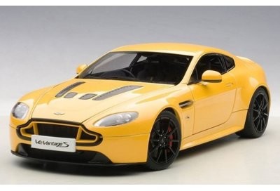 Autoart Aston Martin V12 Vantage S 2015 yellow tang