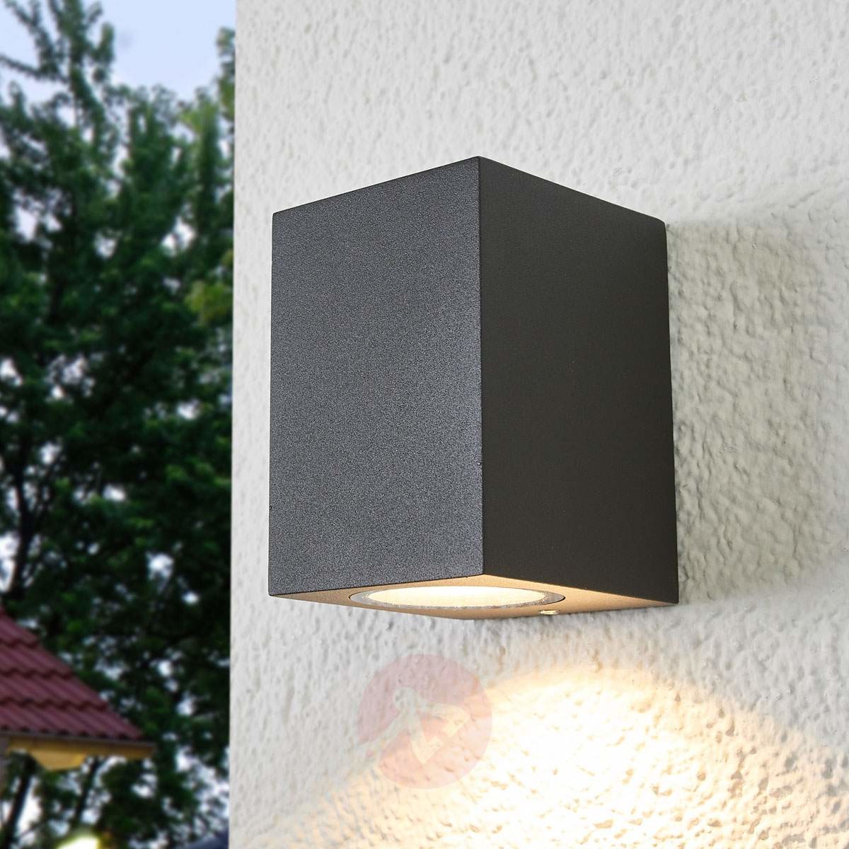 LAMPENWELT.COM Kinkiet zewnętrzny Xava emitujący światło w dół