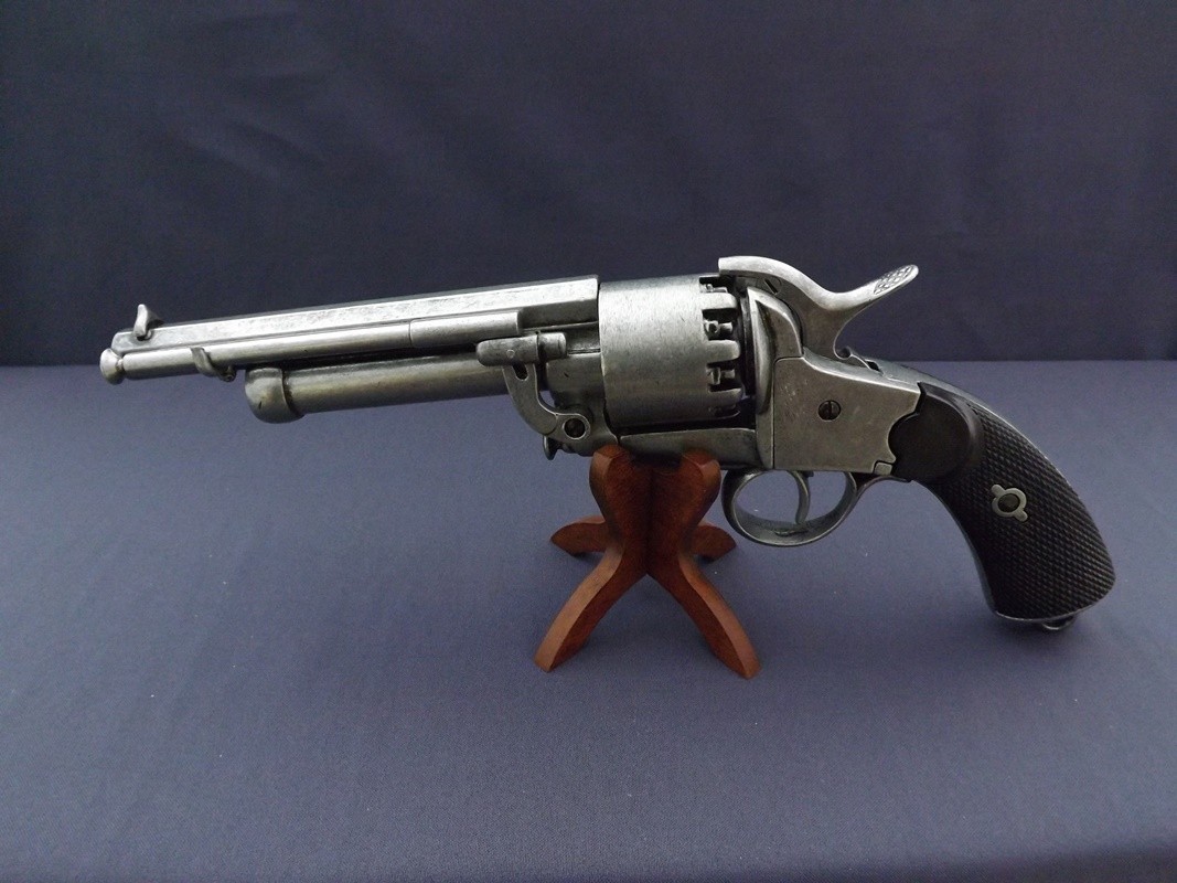 Denix SA REPLIKA REWOLWERU LE MAT USA NA STOJAKU MODEL 1070+800 1070+800