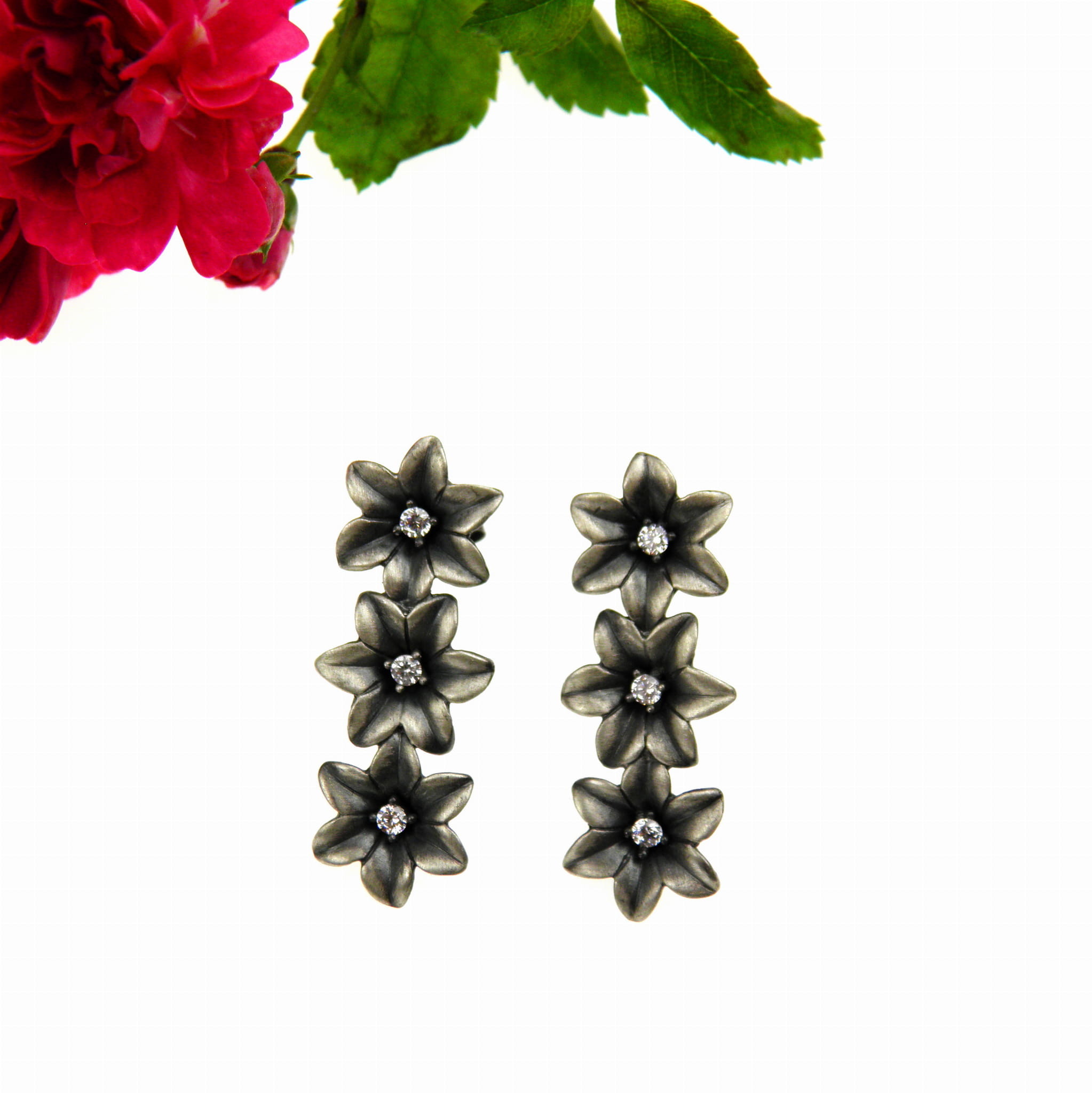 Venus Galeria Kolczyki srebrne na sztyftach - Niezapominajki trzy