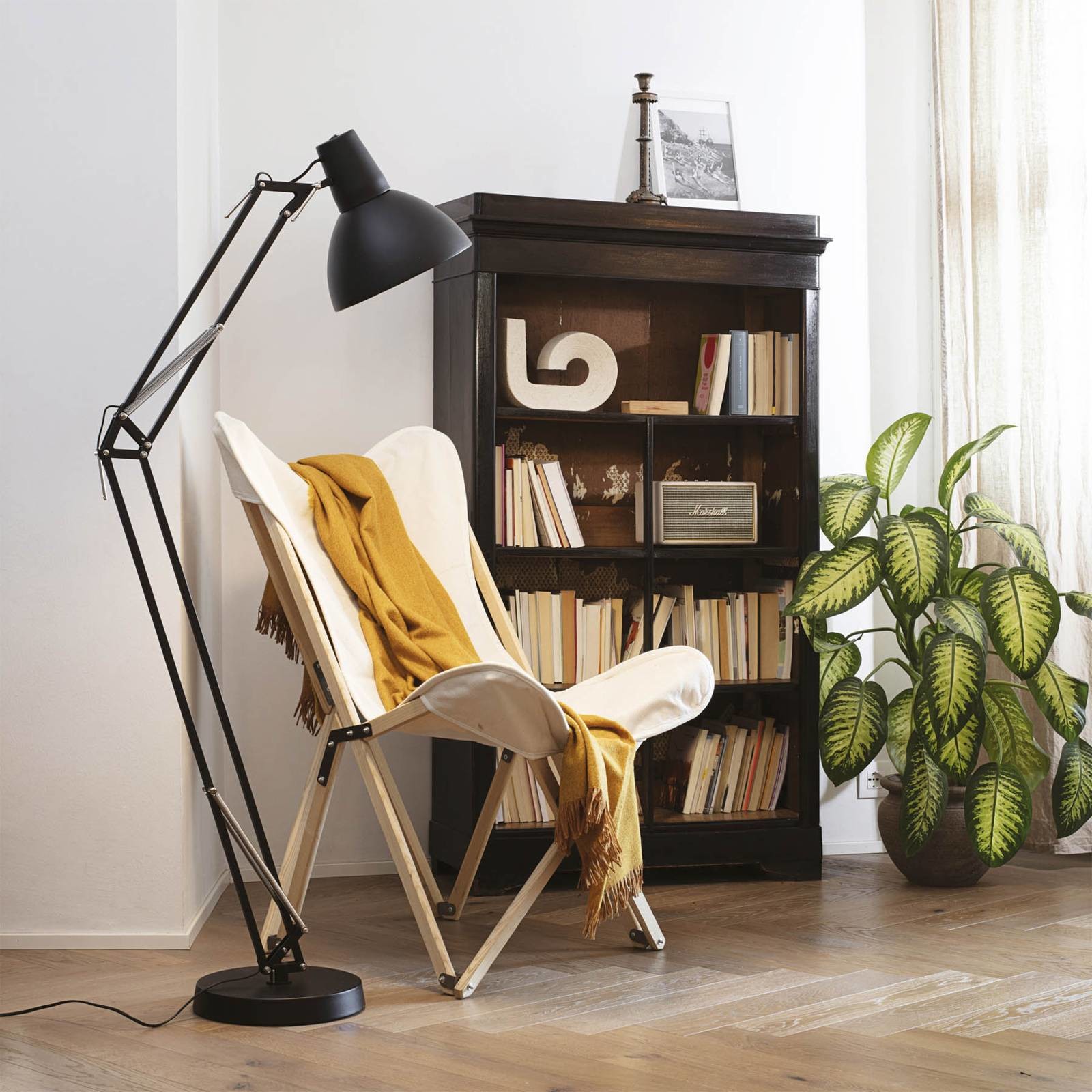 Ideal Lux Wally lampa stojąca z ramieniem, czarna Ideallux
