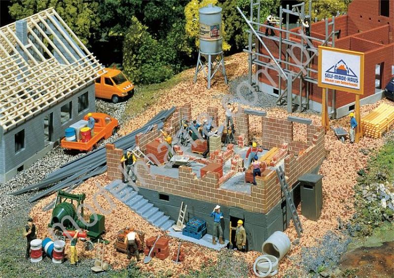 Faller Dom w budowie 130307