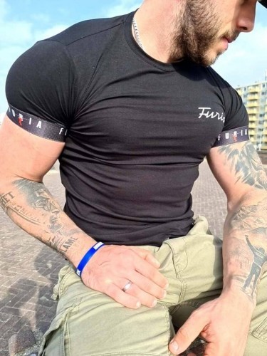 Furia Koszulka męska z taśmą z logo Furia