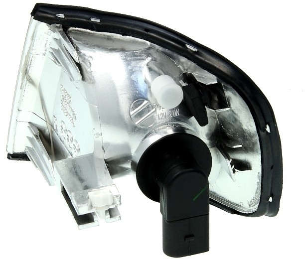 TYC KIER.AUDI A3 96-00 PRAWY BIAŁY 18-5315-05-2 18-5315-05-2