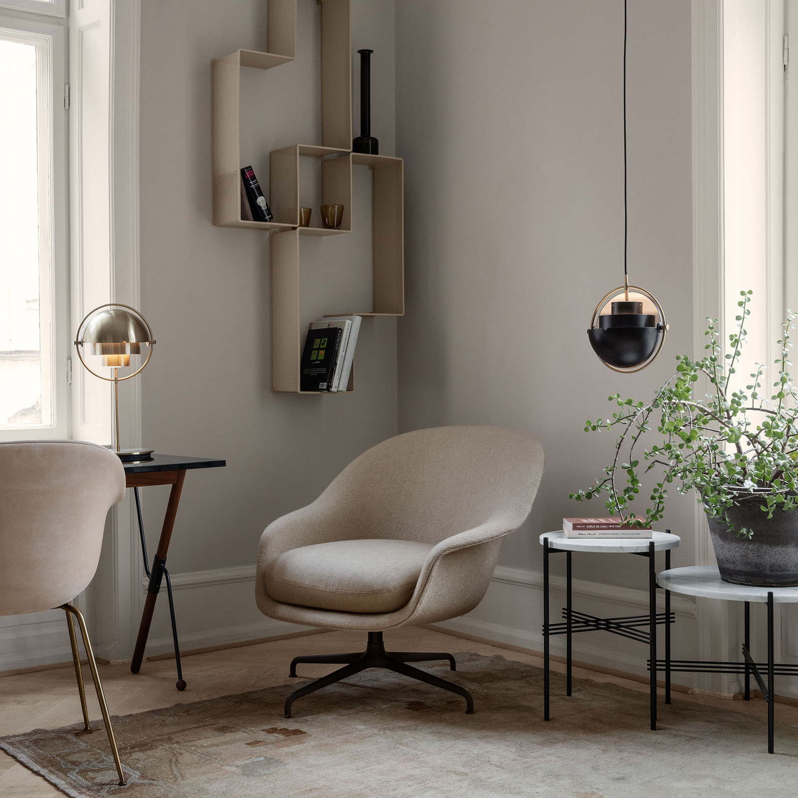 GUBI Gubi Multi-Lite lampa wisząca 32 cm chrom/czarna