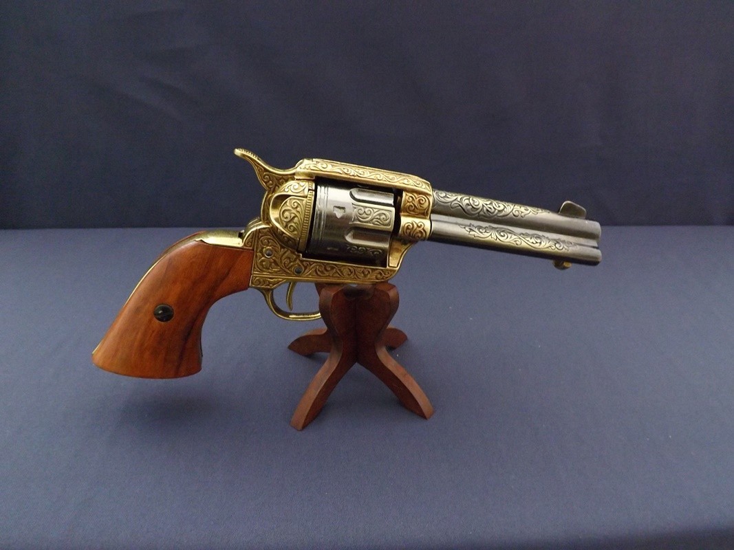 Denix SA REPLIKA REWOLWER PEACEMAKER C45 NA STOJAKU MODEL M-1280+800 M-1280+800