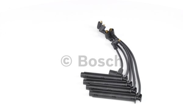 BOSCH Komplet przewodów zapłonowych 0 986 357 223
