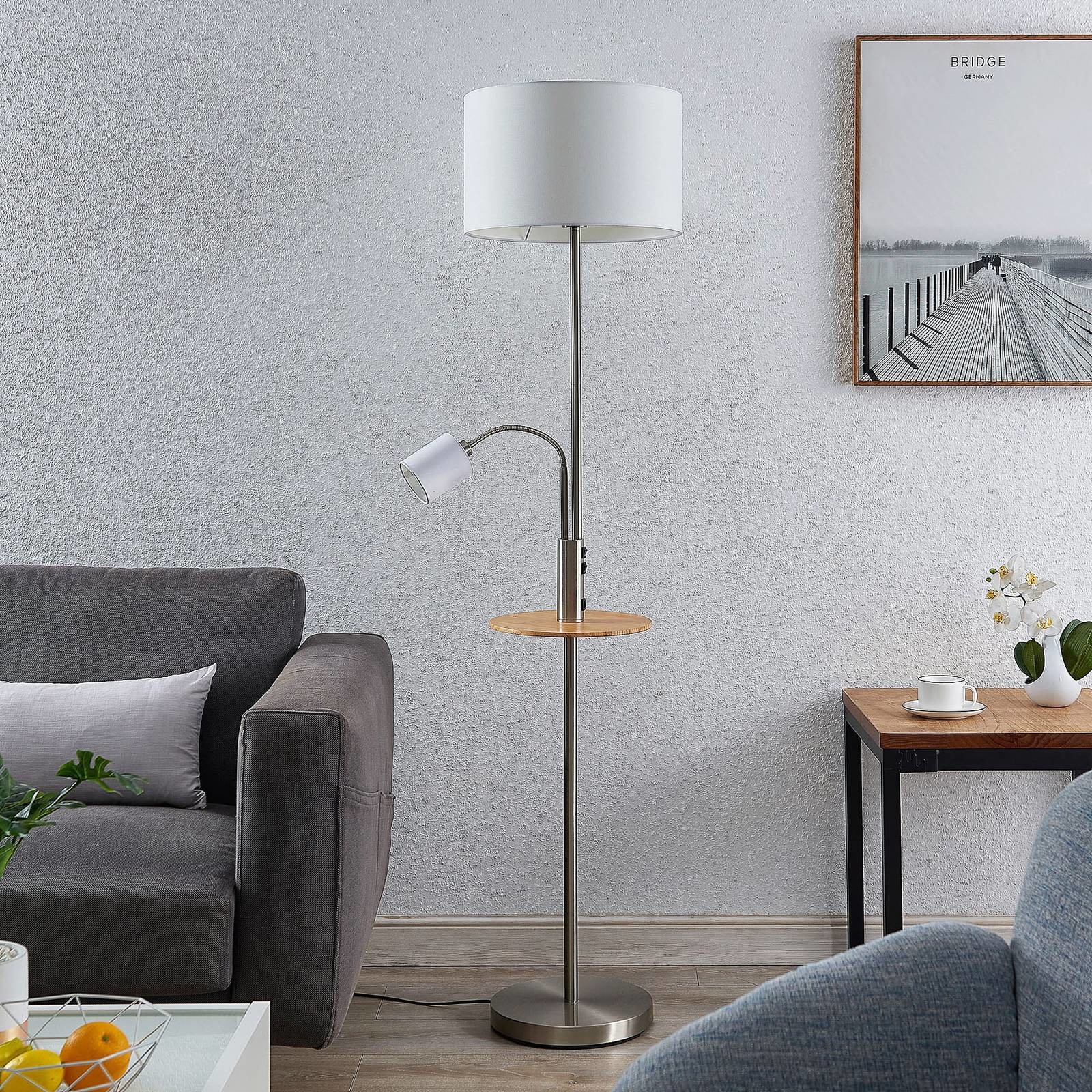 LINDBY Lindby Aovan lampa podłogowa półka i USB, nikiel