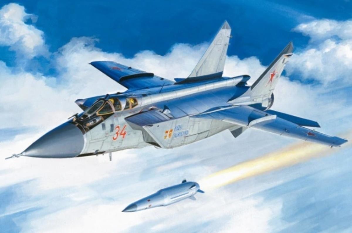 Hobby Boss Rosyjski myśliwiec MiG-31BM z rakietą KH-47M2 81770