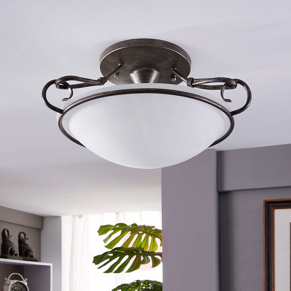 Szykowna lampa sufitowa Rando w stylu dworkowym