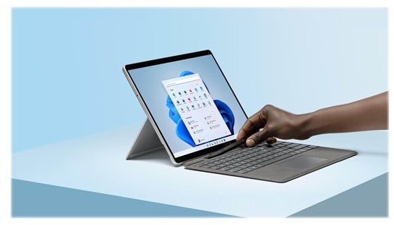 Microsoft Surface Pro Signature Keyboard - keyboard - with touchpad accelerometer Surface Slim Pen 2 storage and charging tray - QWERTZ - German - platinum - Klawiatury - Niemcy - Szary 8XA-00065