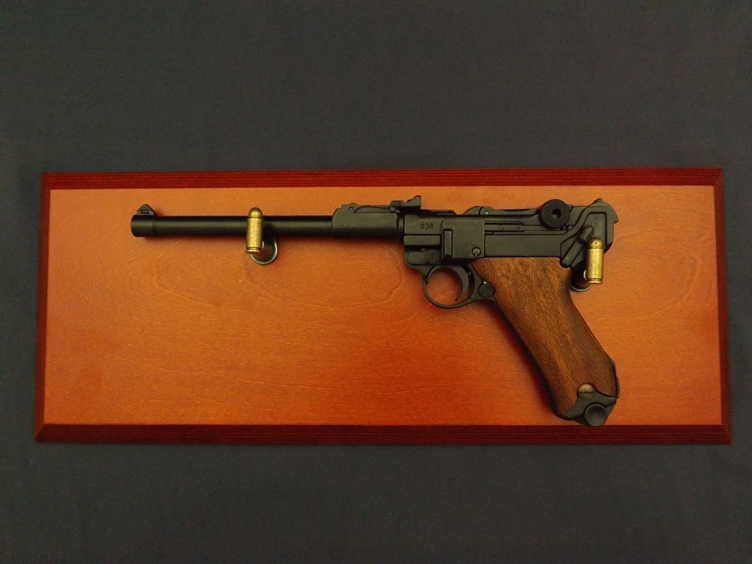 Denix SA REPLIKA LUGER P08 NA TABLO MODEL M-1145+TM+35 M-1145+TM+35