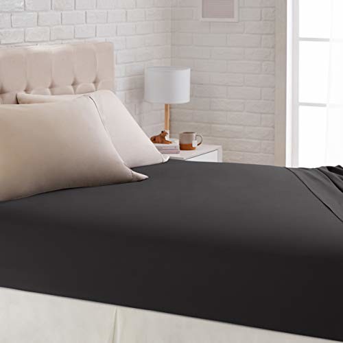AmazonBasics satynowe prześcieradło z gumką, 180 x 200 cm, czarne