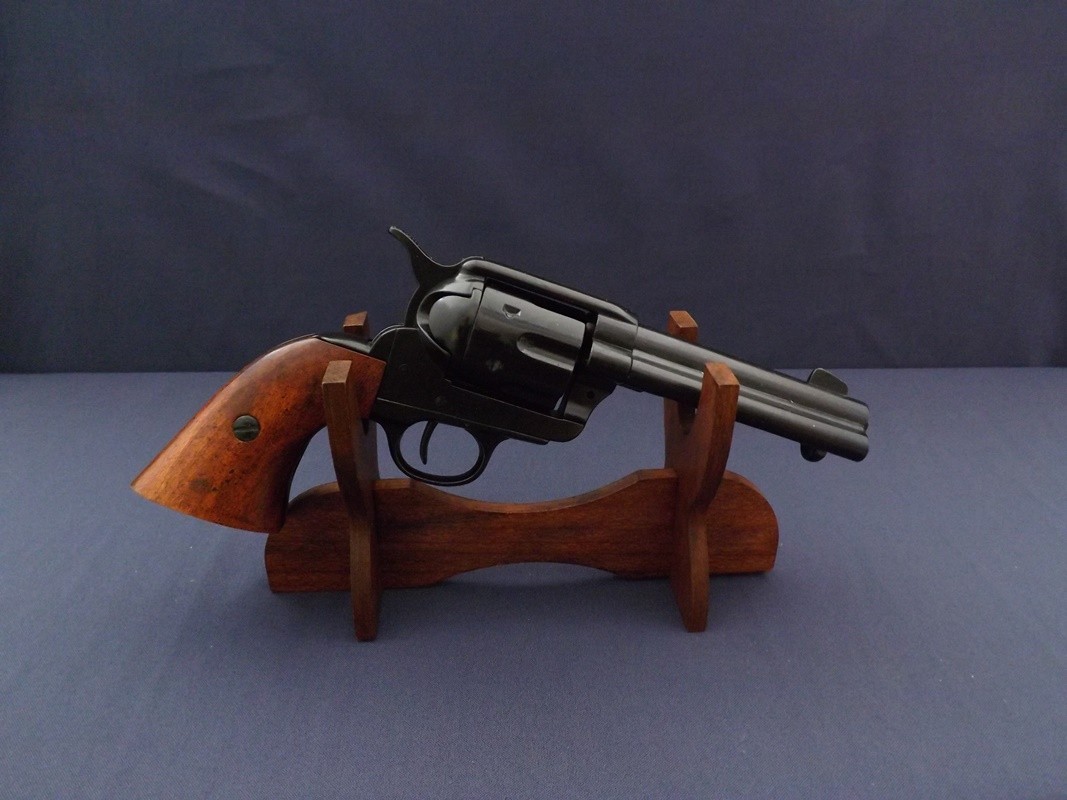 Denix SA REPLIKA REWOLWER PEACEMAKER NA STOJAKU S.COLT MODEL 1186N+801 1186N+801