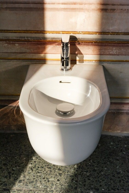 Laufen The New Classic Bidet podwieszany 53x37 cm ze szkliwieniem LCC biały H8308514003021