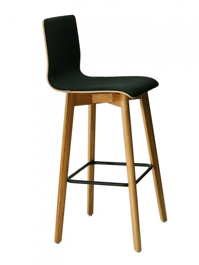 Delta Hoker barowy LUKA SOFT W czarny - drewniane nogi