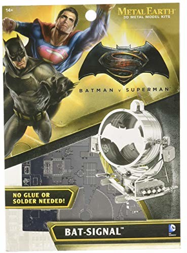 Metal Earth Batman Superman vs BAT-Signal