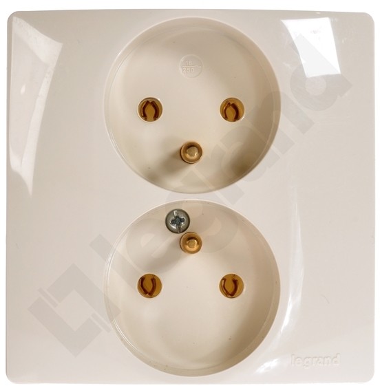 Legrand Niloe kremowy gniazdo podwójne +0) z przesłonami l_764641
